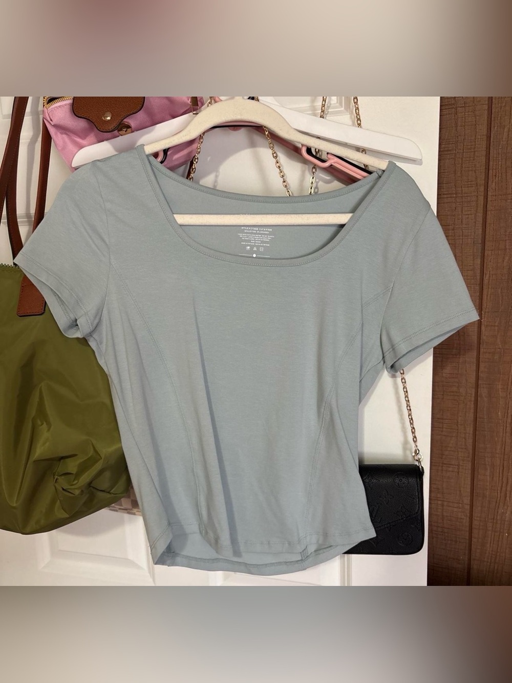 Scoop Neck Short Sleeve Tee in Light Sage